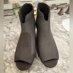 Pierre Dumas Grey Perforated Peep-Toe Ankle Booties - Size 10
